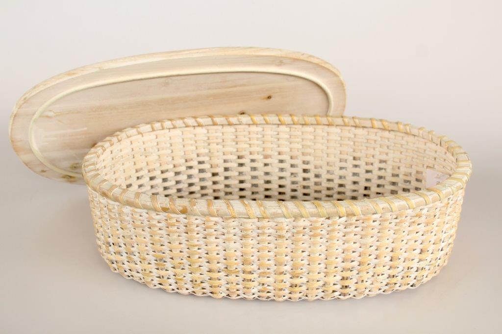 Set Of 2 White Washed Baskets With Wooden Lid